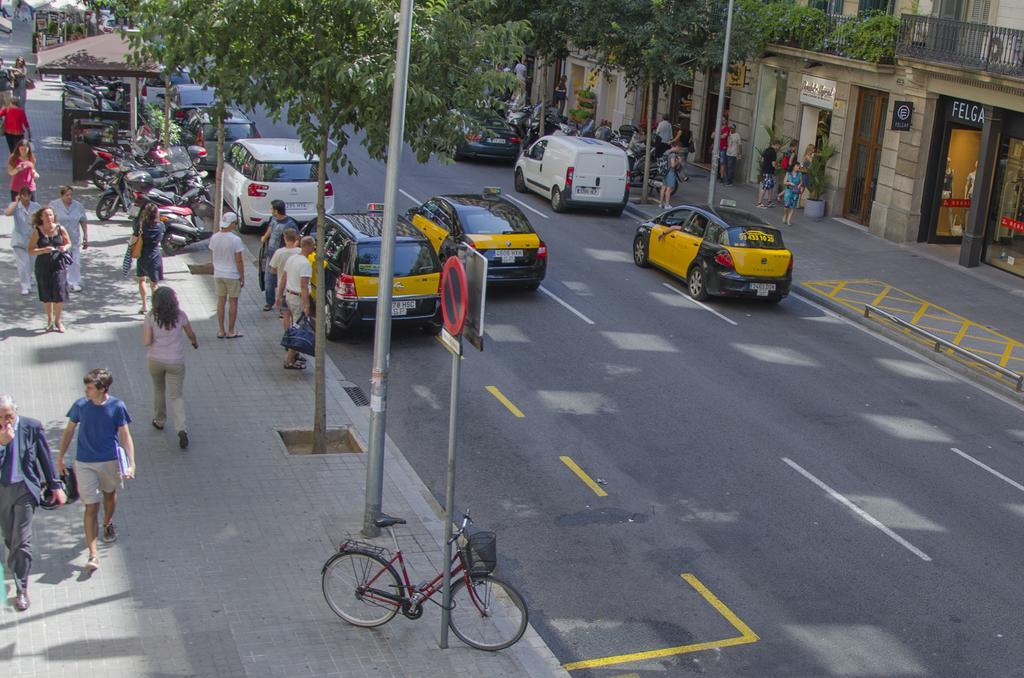 Way To Bcn Casa Rovira Apartment บาร์เซโลนา ภายนอก รูปภาพ